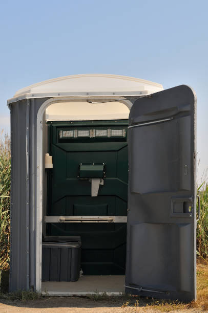 Best Portable restroom trailer rental  in Hoyt Lakes, MN